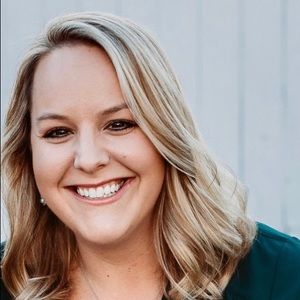 Meet your Posher, Rebecca